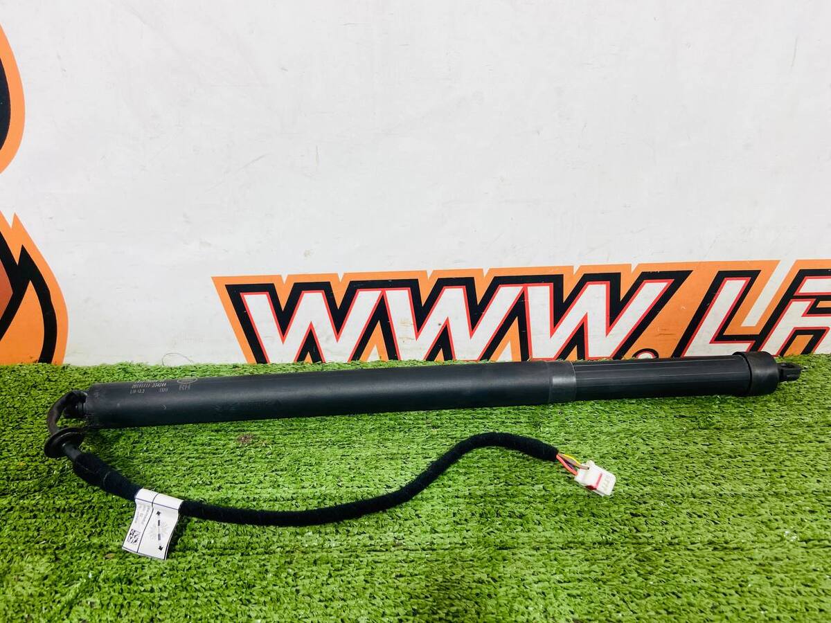 LR137883 Rear right side shock absorber Land Rover Discovery Sport L550 (2015-) USED